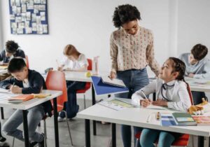 Solusi Manajemen Sekolah Lebih Efisien