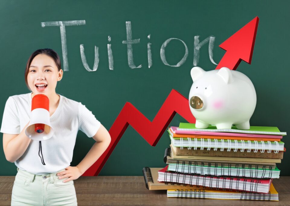 Cara Mengumumkan Penyesuaian Biaya Pendidikan Kepada Orang Tua