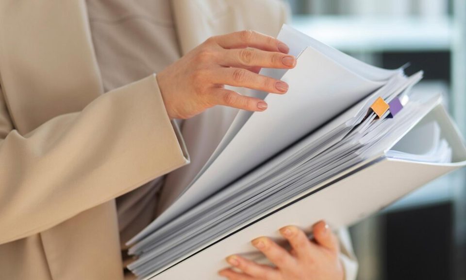 mempermudah administrasi sekolah